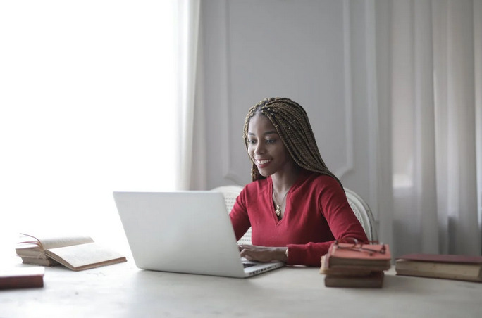 Why a Standing Desk Is Essential for Your Health When Working From Home